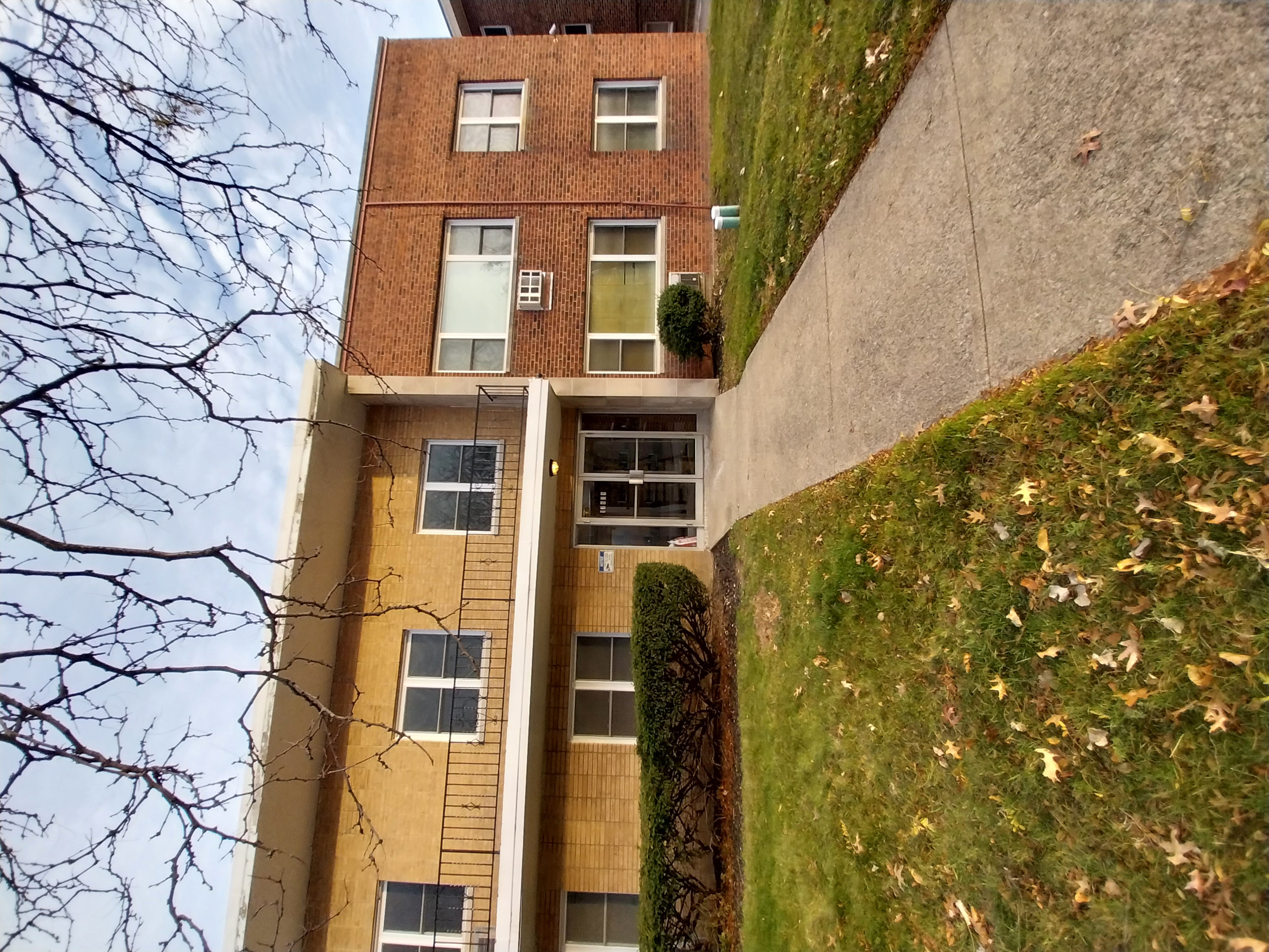 17808 Lakeshore Boulevard - 203